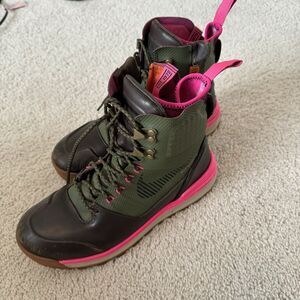 Nike Lunarterra Arktos H2O Repel Lunarlon  Boots Women Sz. 7.5 RARE 616178-326